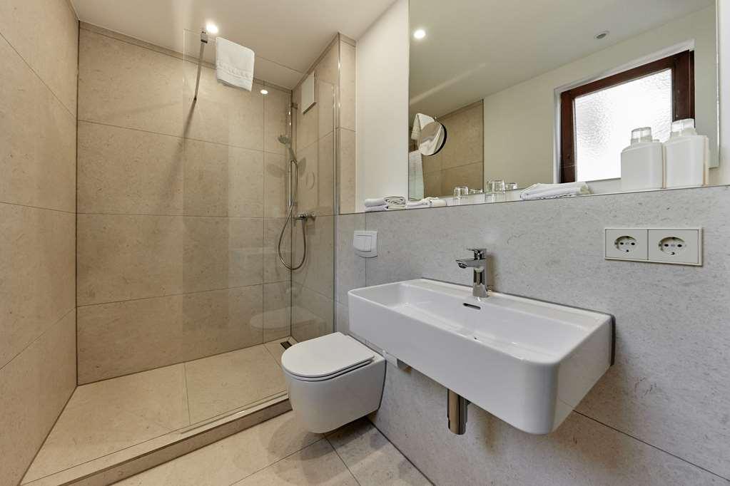 Hotel Zum Roten Baeren Freiburg Room photo