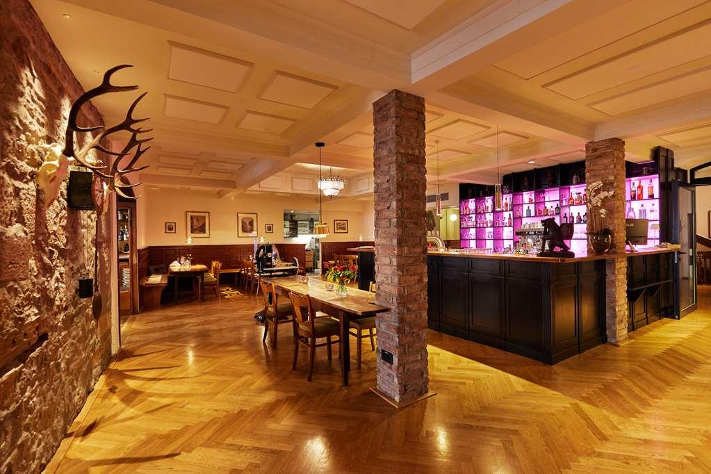 Hotel Zum Roten Baeren Freiburg Restaurant photo